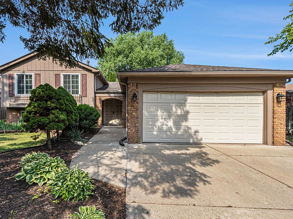 1st image of 39195 Sunderland Dr