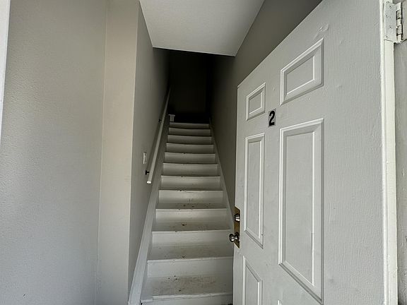 4th image of 1003 Jackson Ave APT 2
