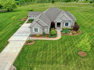 3938 Kairn Cir, Hubertus, WI 53033