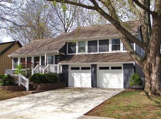 3914 SW Regatta Dr, Lees Summit, MO 64082