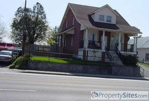 1st image of 607 N Main St