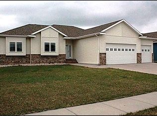 4280 53rd St S, Fargo, ND 58104