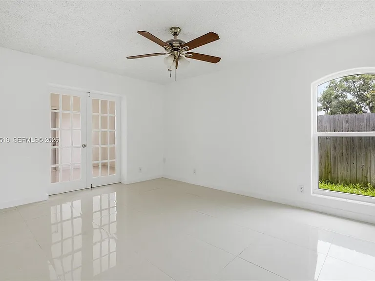 7434 Thatcher Ave — Photo 17