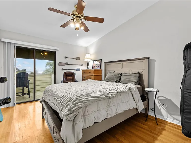 2392 Hanover Dr — Photo 32
