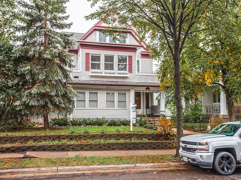 3040 James Ave S #3 — Photo 1