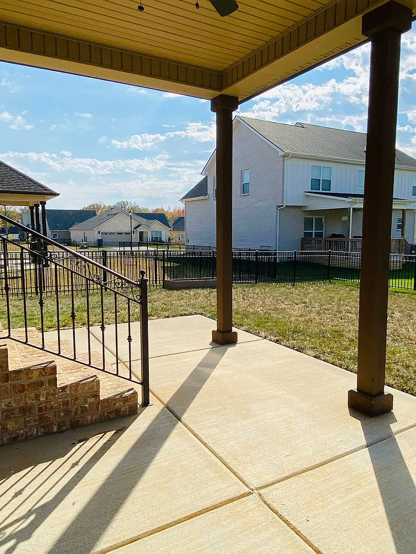Building Photo - 817 Ella Ln