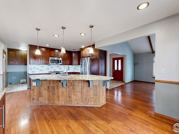 5th image of 600 Ramona Ct