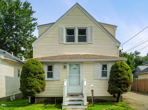 131 Hardy Pond Rd, Waltham, MA 02451