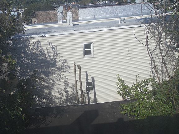 4th image of 7915 Jamaica Ave