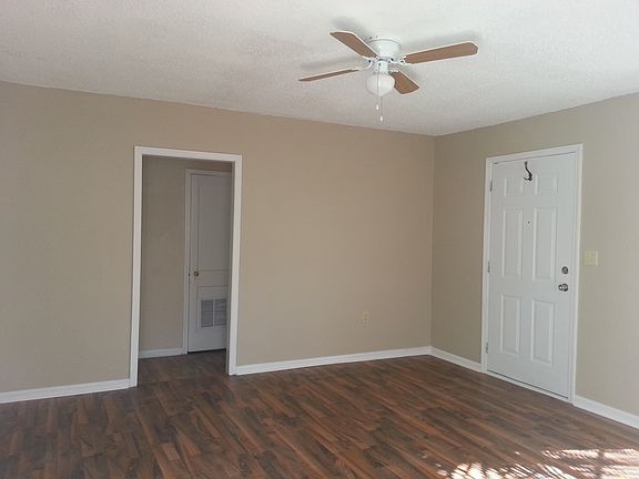 4th image of 1413 Woodward St