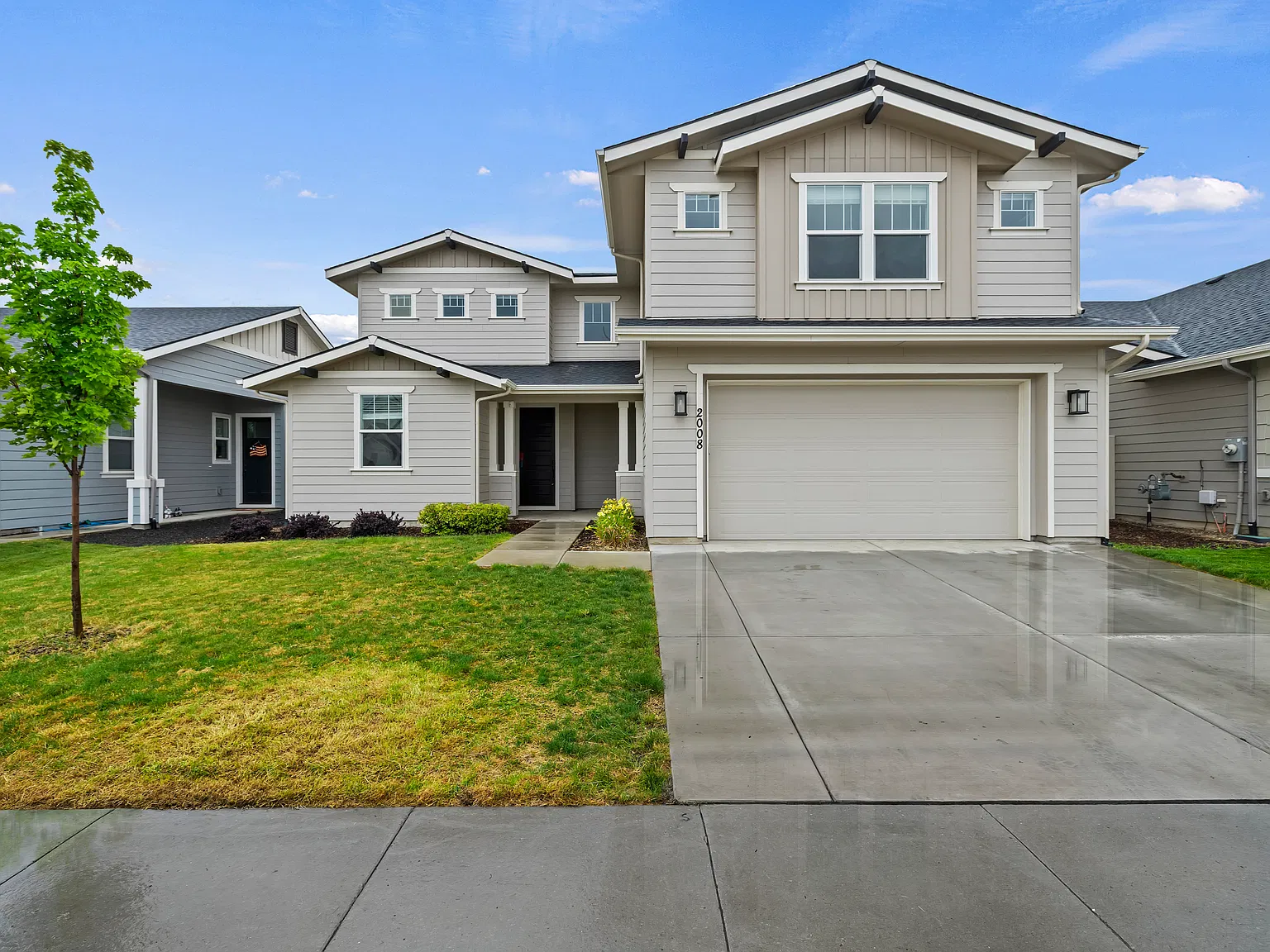 4 bed, 2.5 bath, 2720 sqft, $2,985 — Photo 1