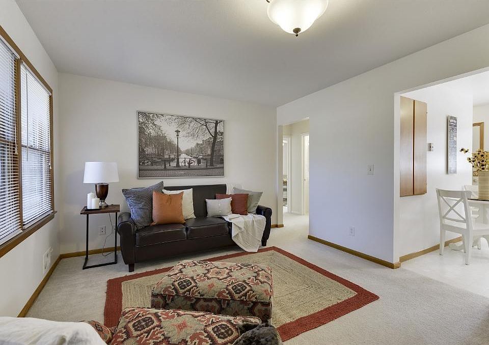 1st image of 2162 Stewart Ave #2
