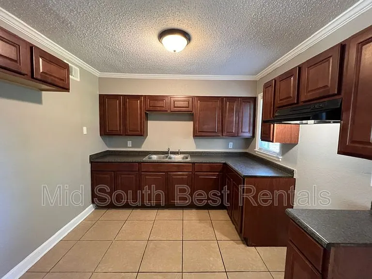 3841 Denver St — Photo 6