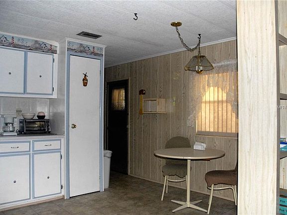 5th image of 926 Blue Heron Blvd
