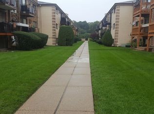 5117 N East River Rd UNIT 2L, Chicago, IL 60656