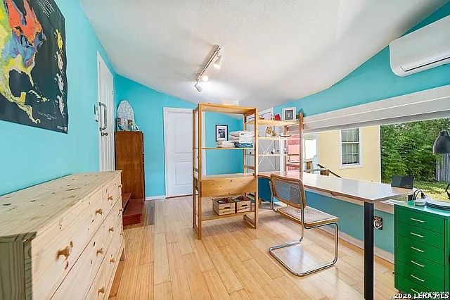 2 bed, 2.0 bath, 1192 sqft, $2,000 — Photo 3