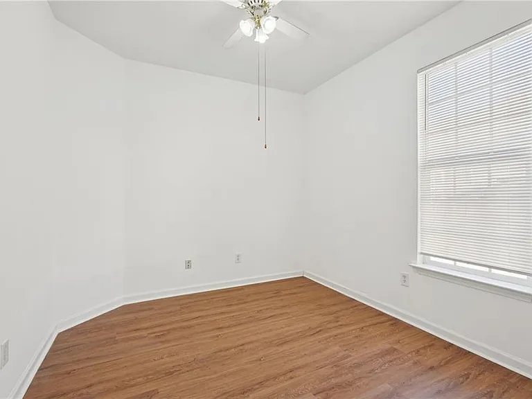 2596 Bates St SE — Photo 33