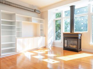 200 Douglas Ave APT 1F, Charlottesville, VA 22902