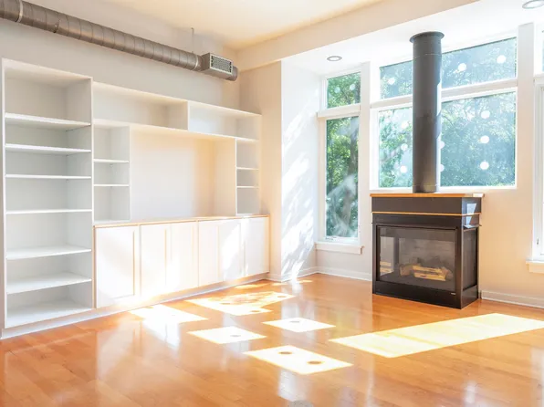 200 Douglas Ave APT 1F, Charlottesville, VA 22902