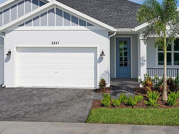 The Jade modeled at Brystol at Wylder