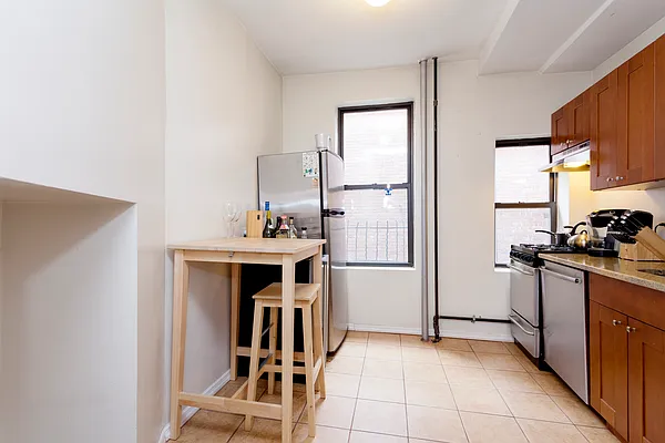 Rented by Compass | media 12