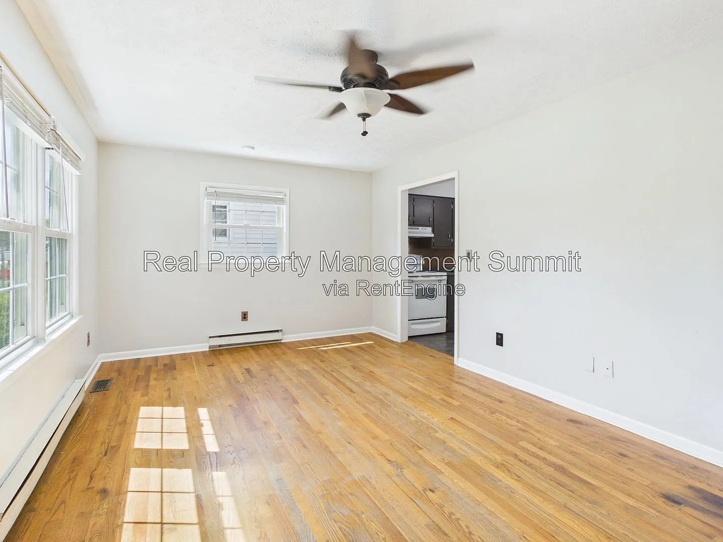 3 bed, 1.0 bath, 1020 sqft, $1,500 — Photo 3