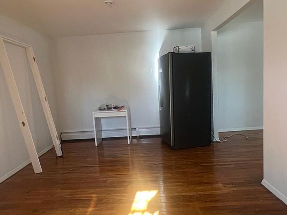 5th image of 3001 Cruger Ave APT 2