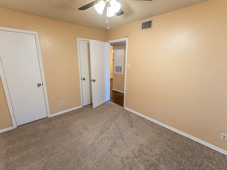 7001 Sanger Ave #205 — Photo 5