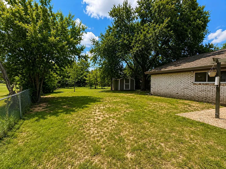 1407 Skrivanek Ct — Photo 15