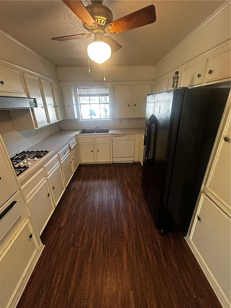 3 bed, 1378 sqft, $1,500 — Photo 3