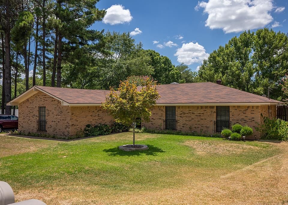 1st image of 2603 Bentwood Dr