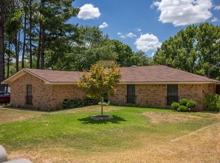 2603 Bentwood Dr, Palestine, TX