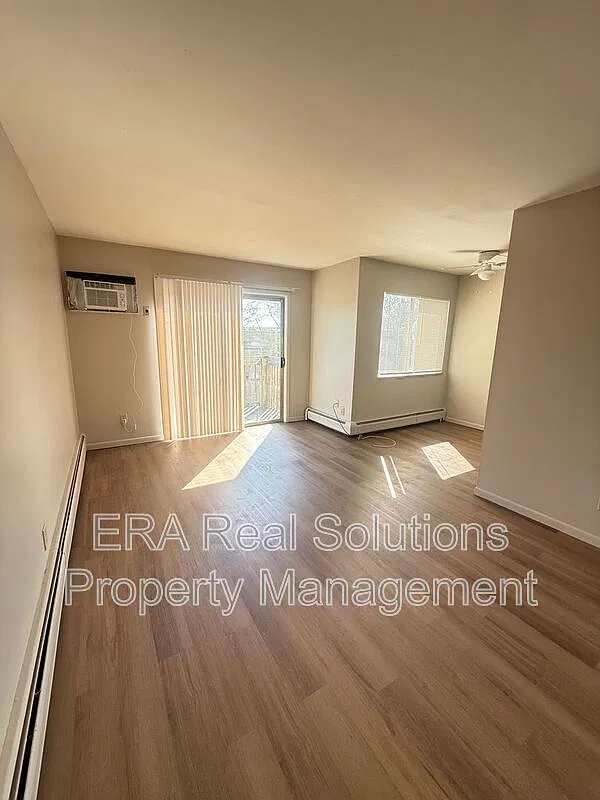 1 bed, 1.0 bath, $800 — Photo 2