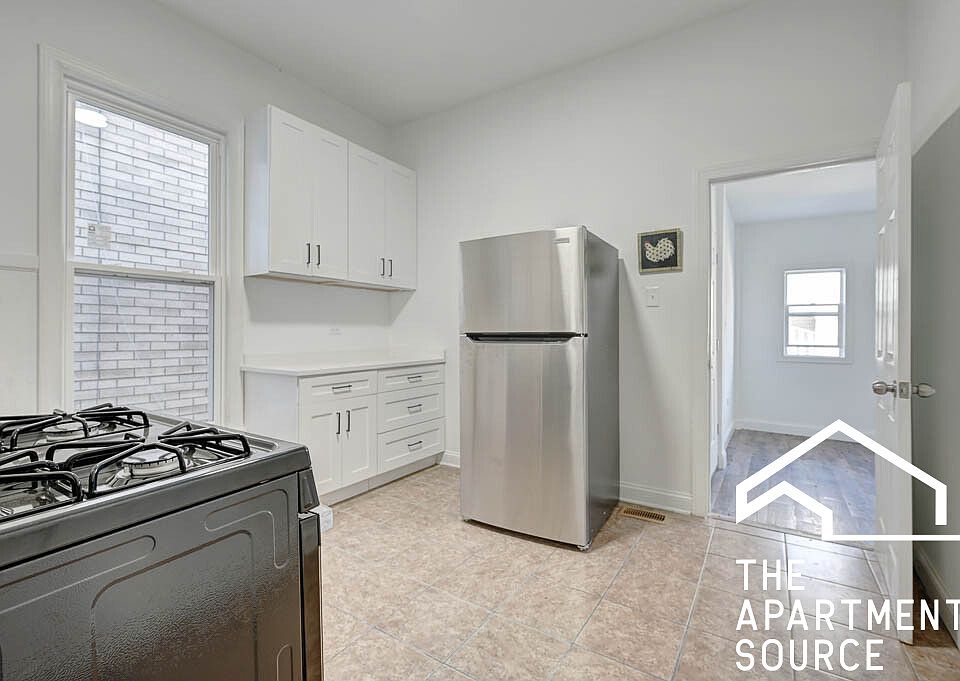 1st image of 1630 N Fairfield Ave #1F
