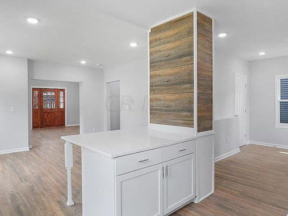 3rd image of 699 Oakwood Ave