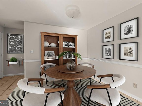 3rd image of 1617 Heather Heights Rd