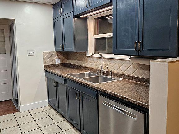 4th image of 557 E Sherman Ave #Up