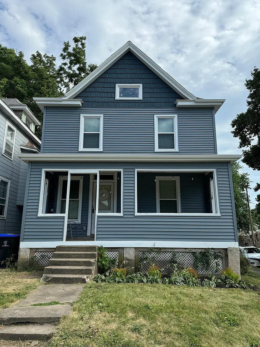 701 E Market St photo 1