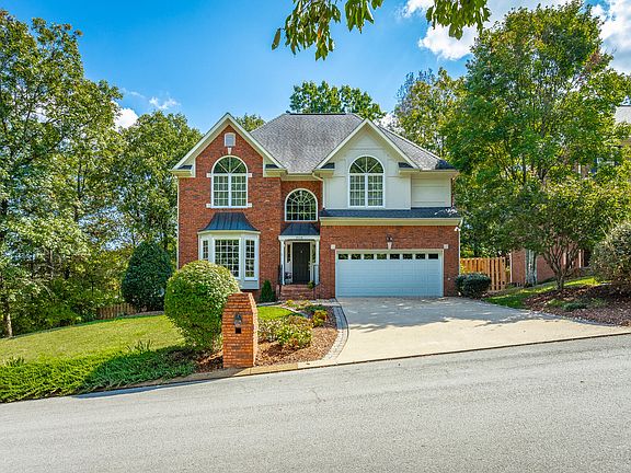 3rd image of 3118 Olde Towne Ln