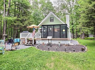 153 Tepee Dr, Pocono Lake, PA
