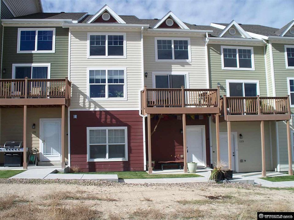 1st image of 125 Fox Hills Dr