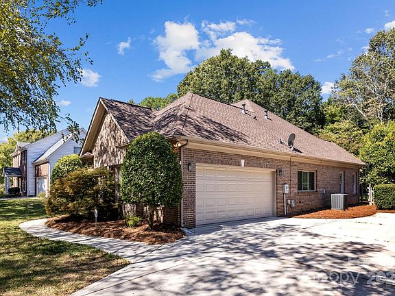 2nd image of 7527 Hogans Bluff Ln
