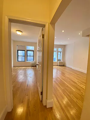 Rented by Waverly Realty Associates | media 15