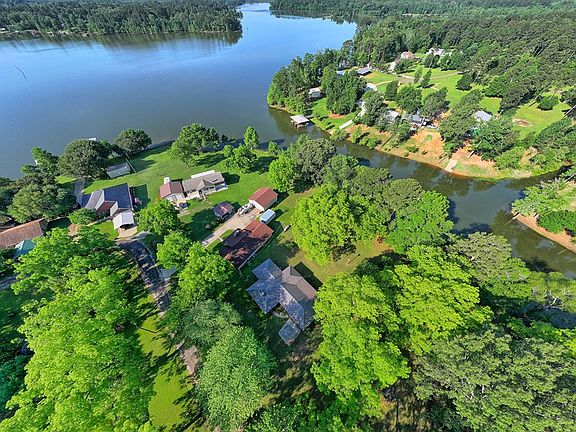 5th image of 640 Pecan Estates Loop