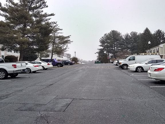 4th image of 94 Ridgelawn Rd