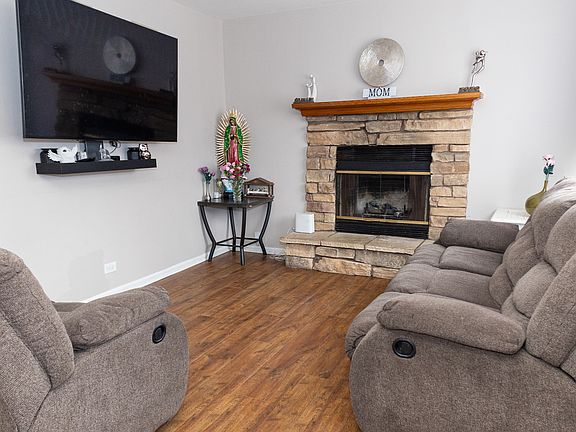 5th image of 629 N Joyce St