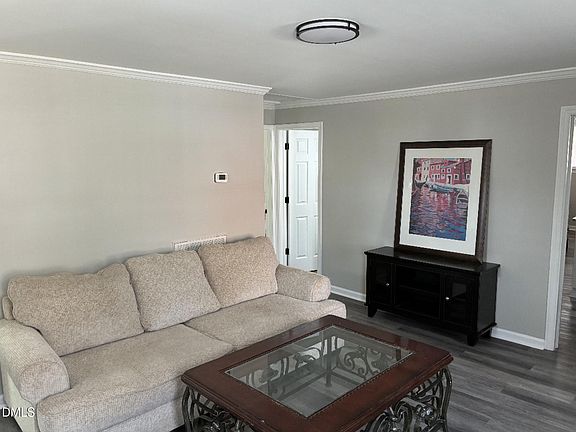 4th image of 709 Brighton Rd