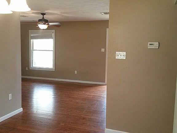 4th image of 1203 E Kent Dr
