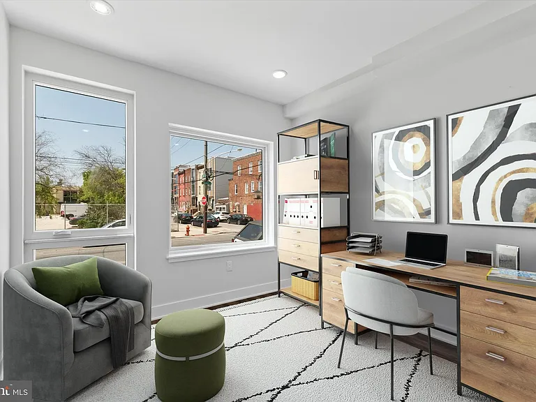 321 W Berks St #1 — Photo 3
