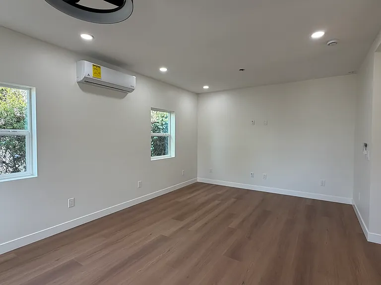 2772 Massachusetts Ave — Photo 9